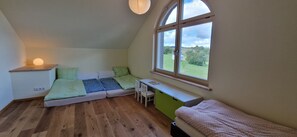 4 عدّة غرف نوم ومكواة/لوح كي وواي فاي مجانًا وملاءات أسرّة