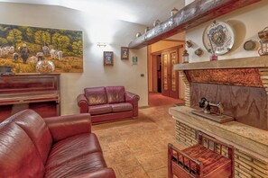 Interior - Tenuta dell'Argento - Room 4 by Rentbeat  (Civitavecchia)