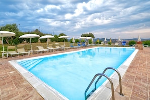 Luokittelematon kuva, 3 kautta 55, painike