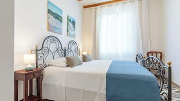 Double or Twin Room | Individually decorated, free WiFi, bed sheets