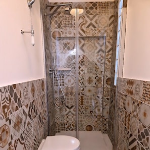 Double Room, City View | Bathroom | Shower, free toiletries, hair dryer, towels