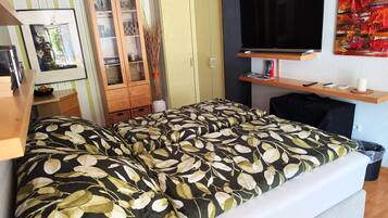 1 bedroom, WiFi, bed sheets