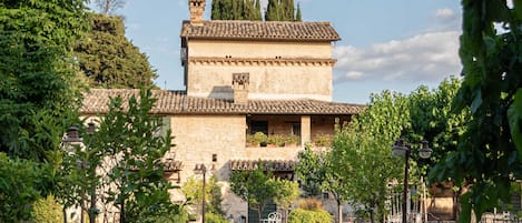 Fachada de la propiedad