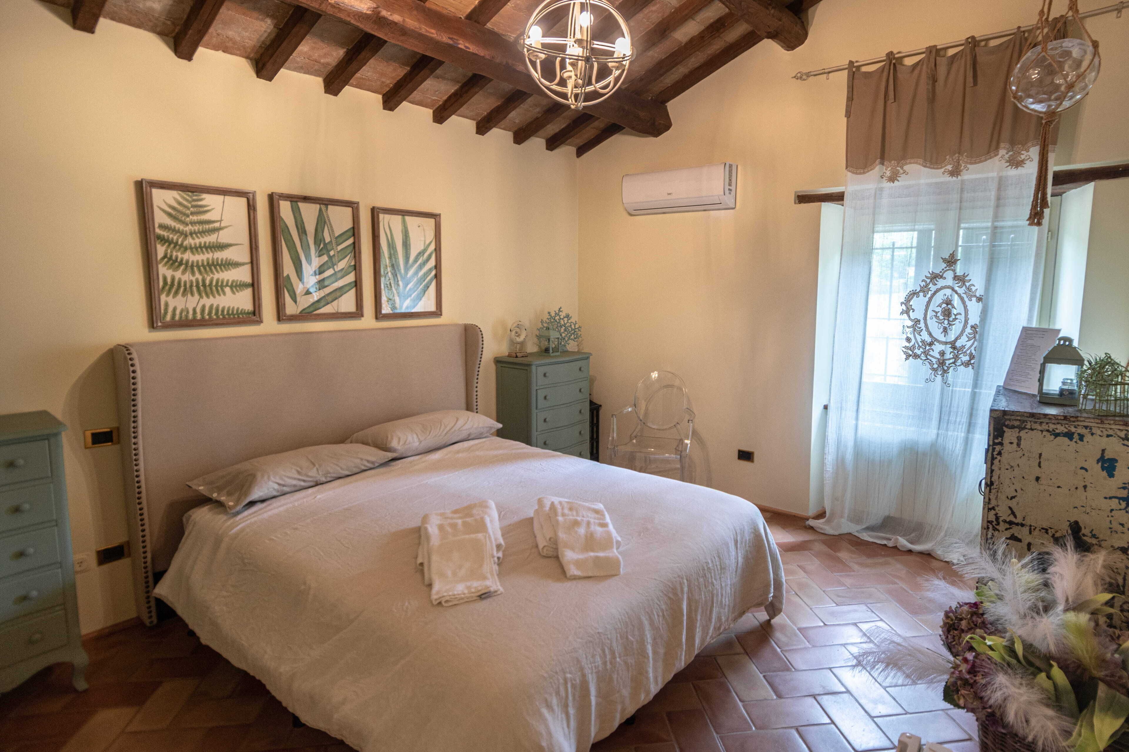 Comfort Double Room | Down duvets, minibar, individually decorated, individually furnished
