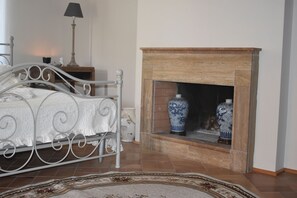 Deluxe Double Room, Garden View