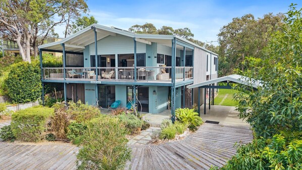 Exterior - Whales Tale by Discover Stradbroke (Point Lookout)