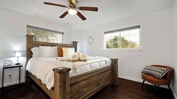 4 slaapkamers, een strijkplank/strijkijzer, wifi, beddengoed