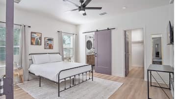 4 habitaciones, tabla de planchar con plancha, wifi y ropa de cama