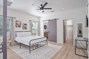 4 soverom, strykejern/-brett, wi-fi og sengetøy