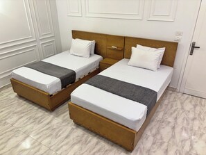 5 bedrooms, iron/ironing board, free WiFi, bed sheets