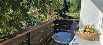 Apartment 'Waldbach' im Haus Regenhäusl mit Bergblick, Gemeinschaftsterrasse und WLAN