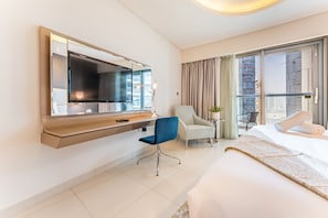2 bedrooms, in-room safe, iron/ironing board, free WiFi