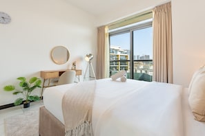 2 bedrooms, in-room safe, iron/ironing board, free WiFi