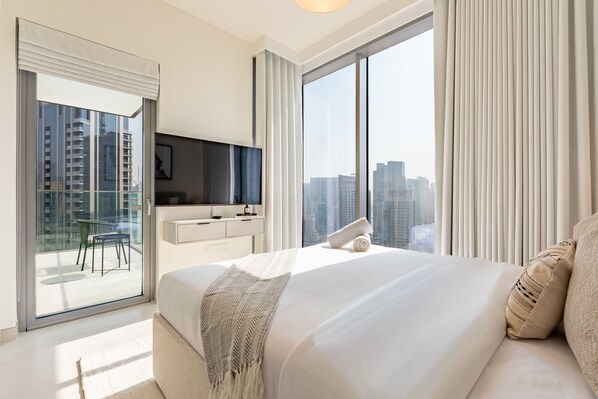 2 bedrooms, in-room safe, iron/ironing board, free WiFi