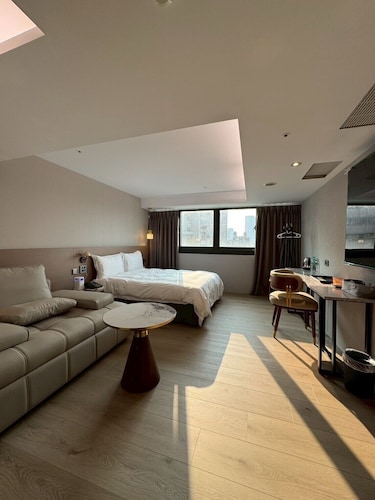 Fooyee Hotel - Yizhong Branch