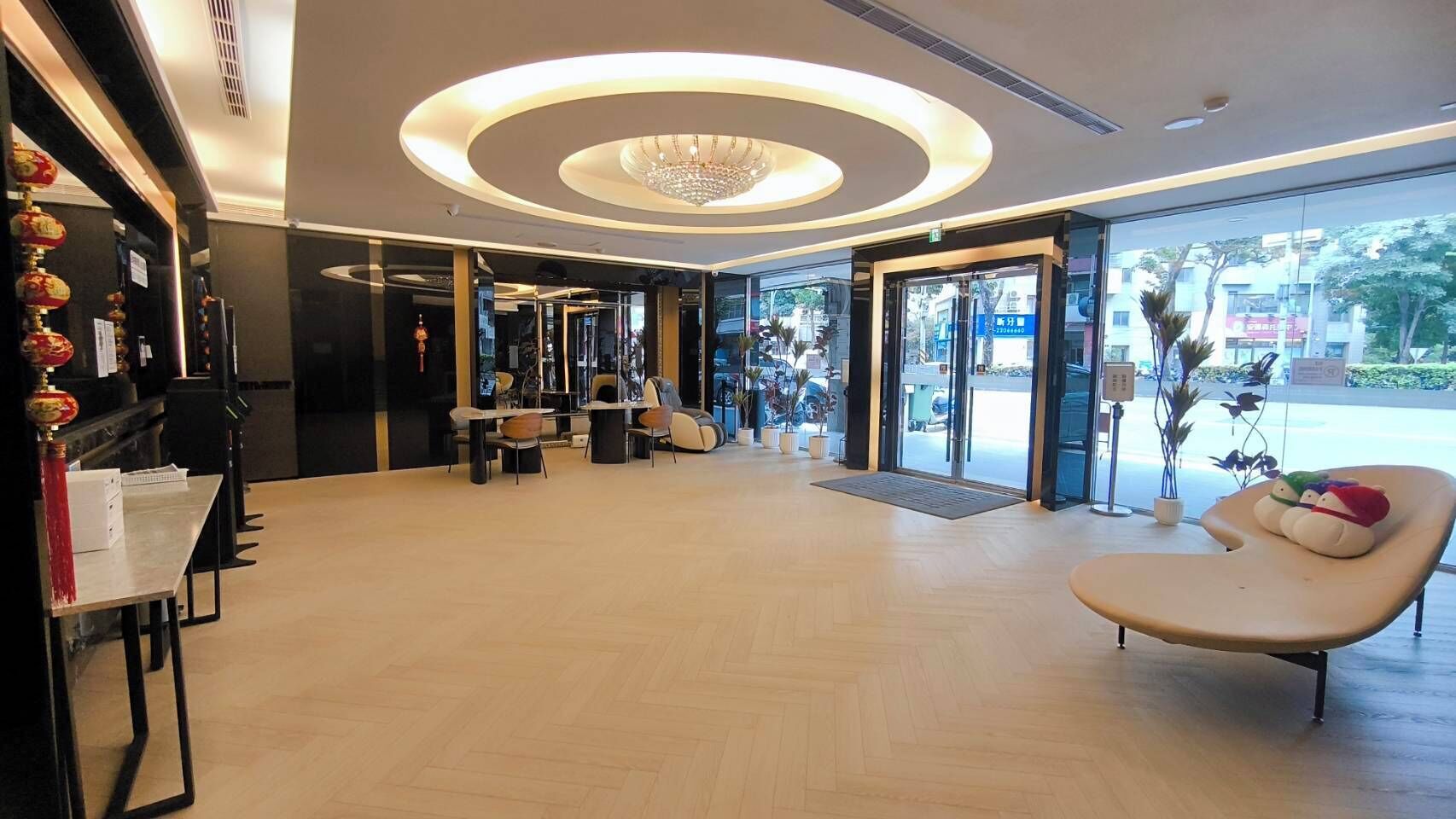 Coin salon dans le hall