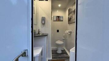 Seife, Shampoo, Toilettenpapier