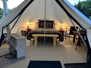 Terrace/patio - Adult Only Bell Tent Perfect for a Romantic Getaway in Turner, Maine (Turner)