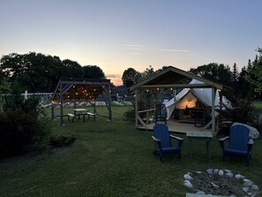 Outdoor dining - Adult Only Bell Tent Perfect for a Romantic Getaway in Turner, Maine (Turner)