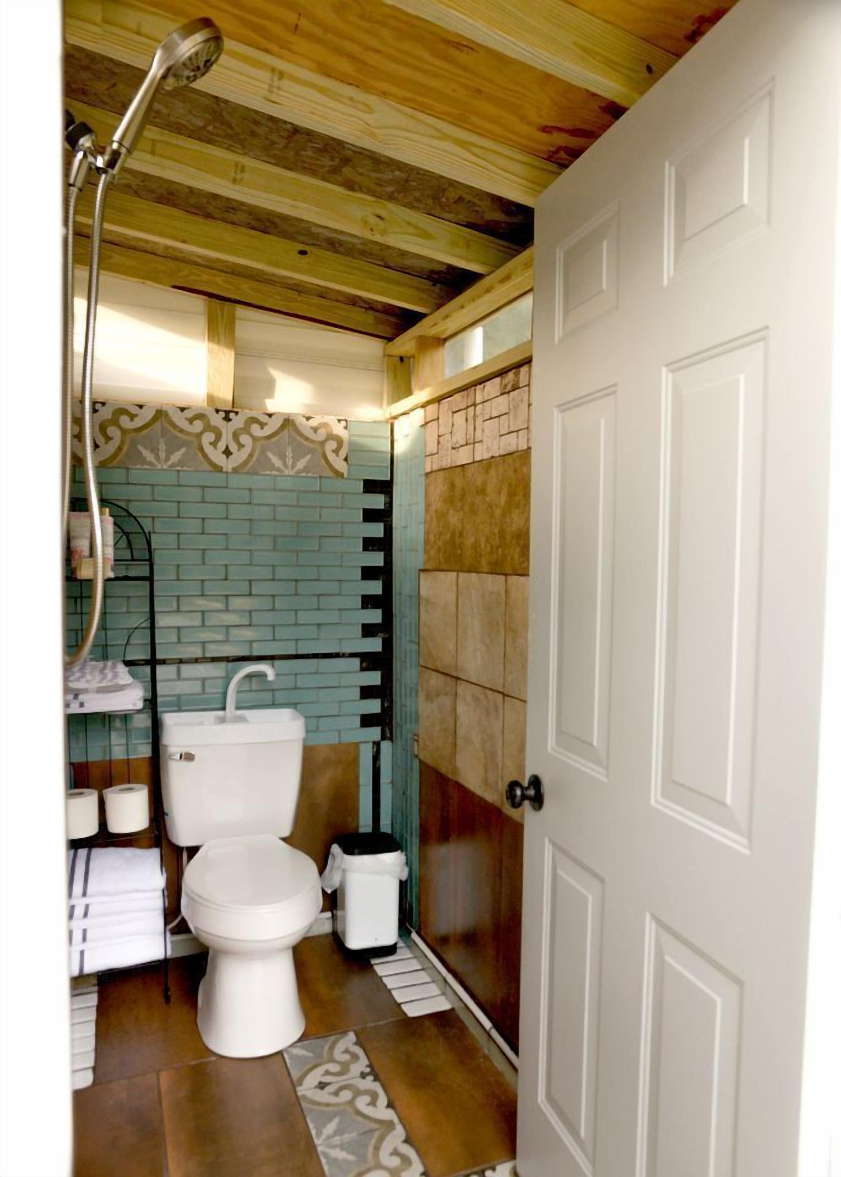 Towels, toilet paper