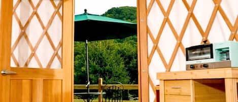 屋外ダイニングエリア