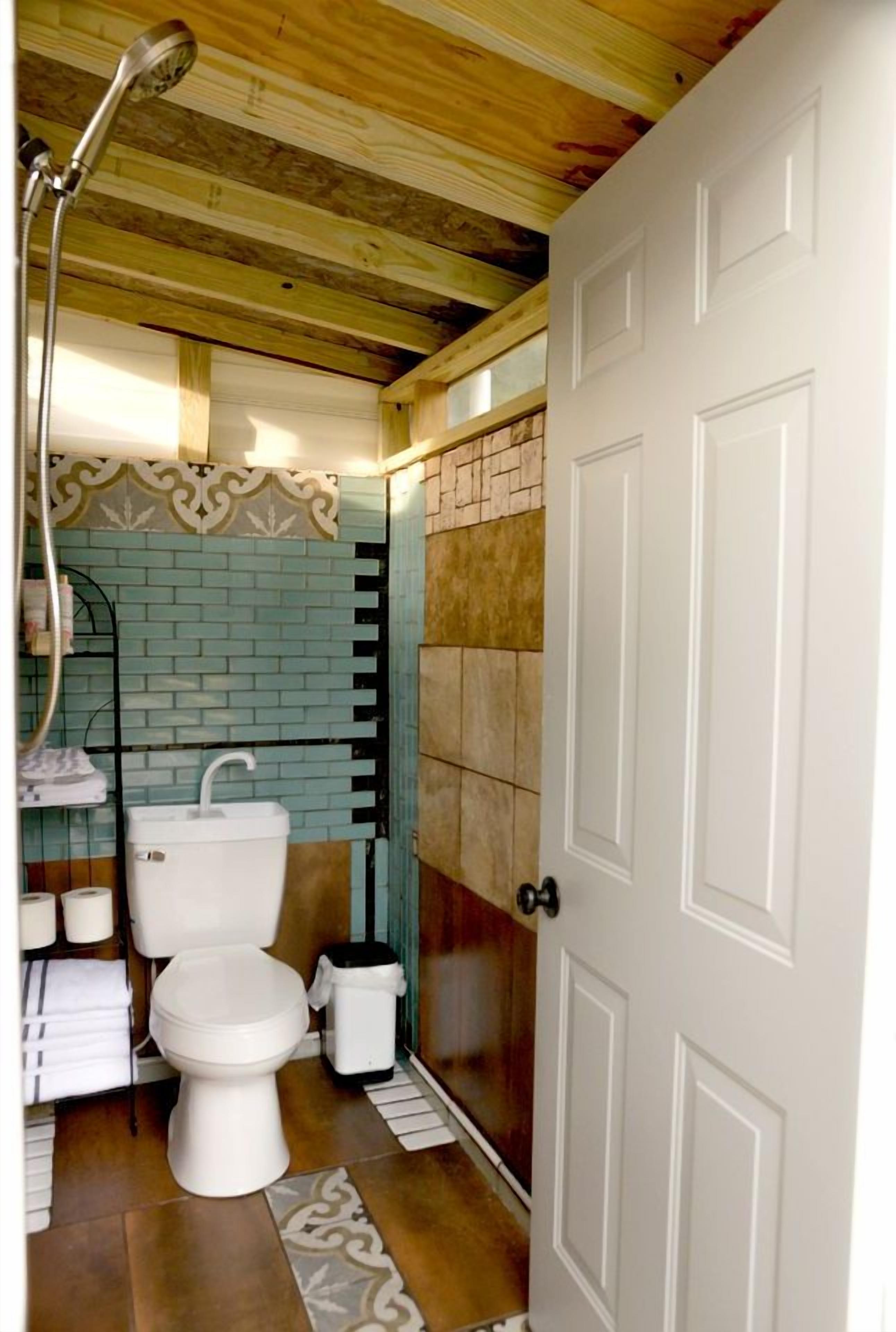 Towels, toilet paper