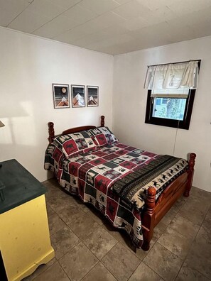 2 bedrooms, WiFi, bed sheets