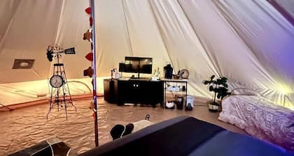Rustic Bell Tent on a Texan Farm, Nestled in the Sam Houston National Forest, Perfect for a Weekend Getaway