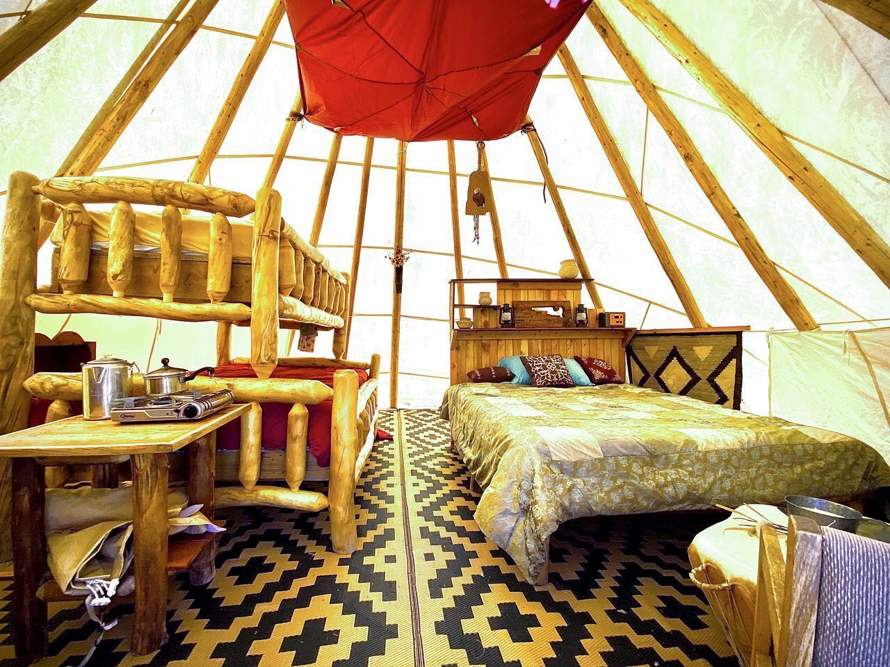 1 bedroom, bed sheets