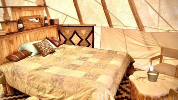 1 bedroom, bed sheets