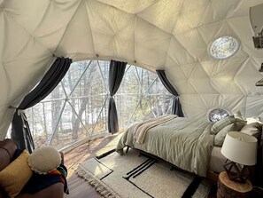 1 bedroom, bed sheets