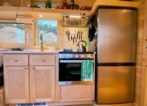 Private kitchen - Rainbow Tiny Home with View & Hot Tub near Hot Springs, El Prado, NM (El Prado)