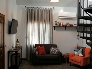 TV, fireplace, DVD player