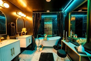 Jetted bath, towels, soap, shampoo