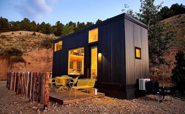 Exterior - Bougie Tiny Home with Mountain Views, Hot Tub, Just 2 miles to Black Rock Hot Springs, NM (El Prado)