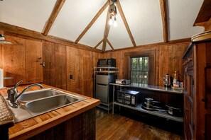 Frigorifero, forno, macchina per tè/caffè, pentole/stoviglie/utensili