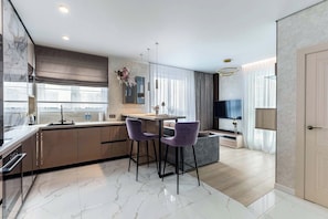 Comfort Apartment, Balcony, City View | Private kitchen