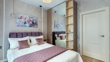 Comfort Apartment, Balcony, City View | Blackout drapes, iron/ironing board, free WiFi