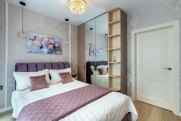 Comfort Apartment, Balcony, City View