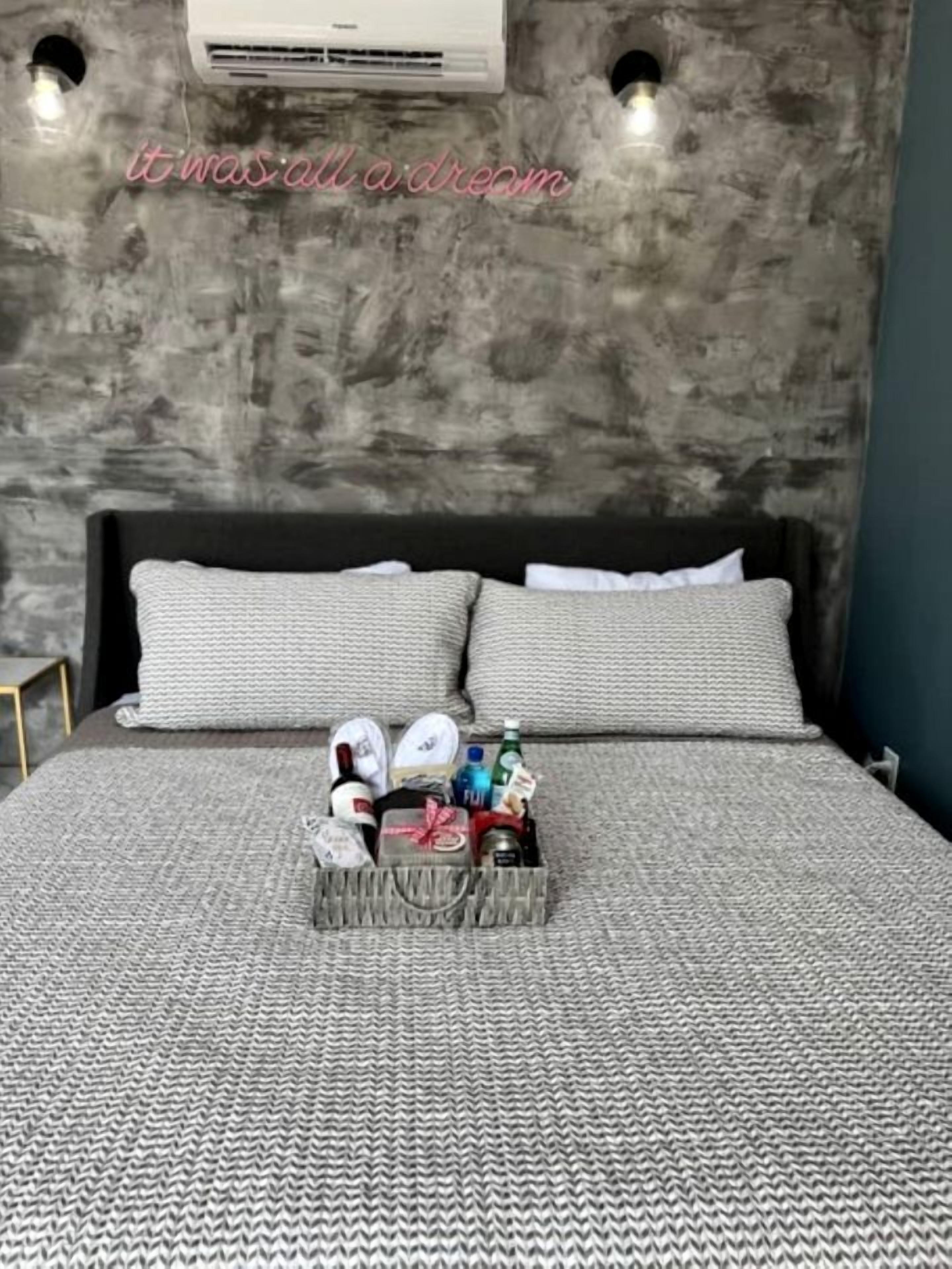 1 habitación y ropa de cama 