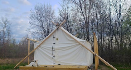 Fabulous Michigan Glamping Getaway near South Haven