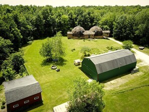 Exterior - Fabulous Michigan Glamping Getaway near South Haven (South Haven)