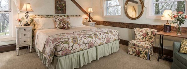 1 bedroom, desk, iron/ironing board, WiFi