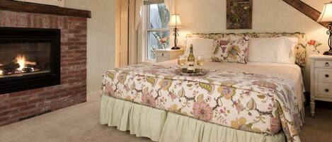 1 slaapkamer, een bureau, een strijkplank/strijkijzer, wifi