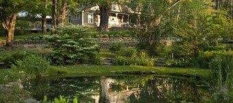 Cozy Suite in Countryside Bed and Breakfast in Warren, Vermont