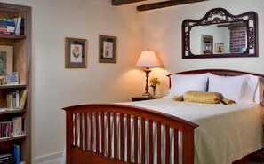 Room - Cozy Suite in Countryside Bed and Breakfast in Warren, Vermont (Warren)