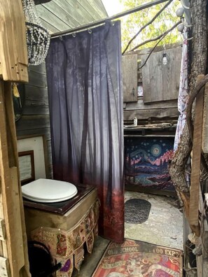 Hårføner, håndklær, såpe og sjampo