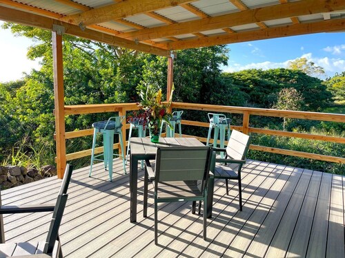 Cute Cabin for Two Surrounded by Nature for a Peaceful Getaway in Kealakekua, Hawaii