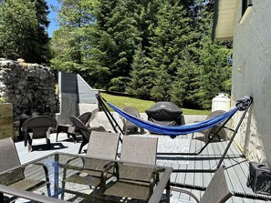 Outdoor dining - Hike & Ski Hideaway @ Lake Placid, NY (Lake Placid)