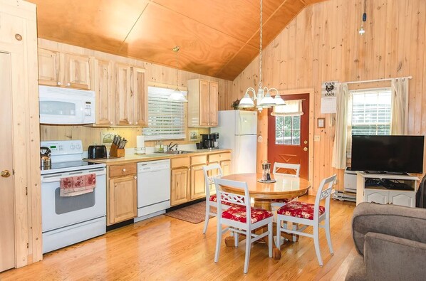 Fridge, microwave, stovetop, dishwasher